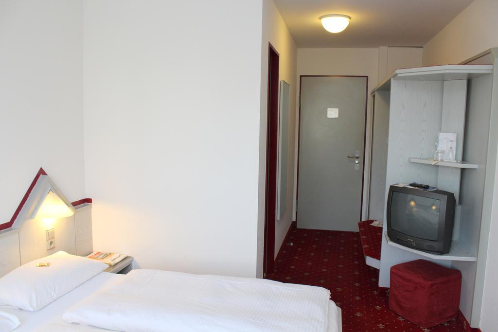 A.C. Hotel Hoferer Stoccarda Camera foto